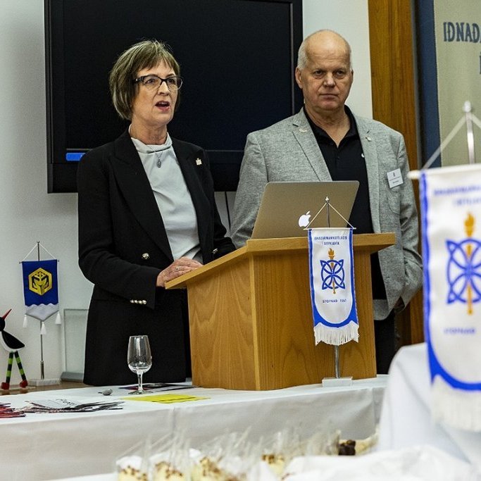 Katrín Þorkelsdóttir og Hjörtur Guðnason kynntu.